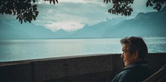 Rejsy tematyczne dla seniorów - jakie warianty warto wybrać?