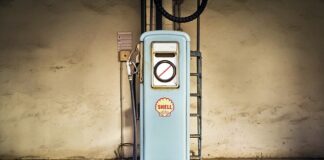 Jak mieszać paliwo z olejem do kosiarki?