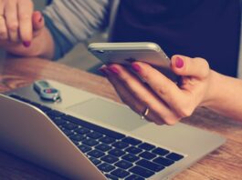 Jaka sakwa na telefon?