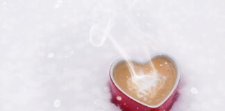 Gdzie wyrzucać brudne kubki po jogurtach?