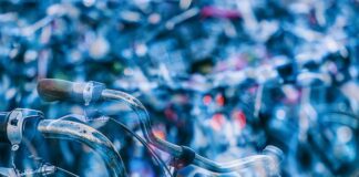 Jak kręcić kierownicą podczas cofania?