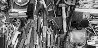 Jak naostrzyć noże w kosiarce bębnowej?