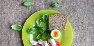 Czy należy obrywać dolne liście pomidorów?