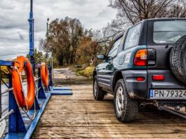 Jak przewozić kask motocyklowy?